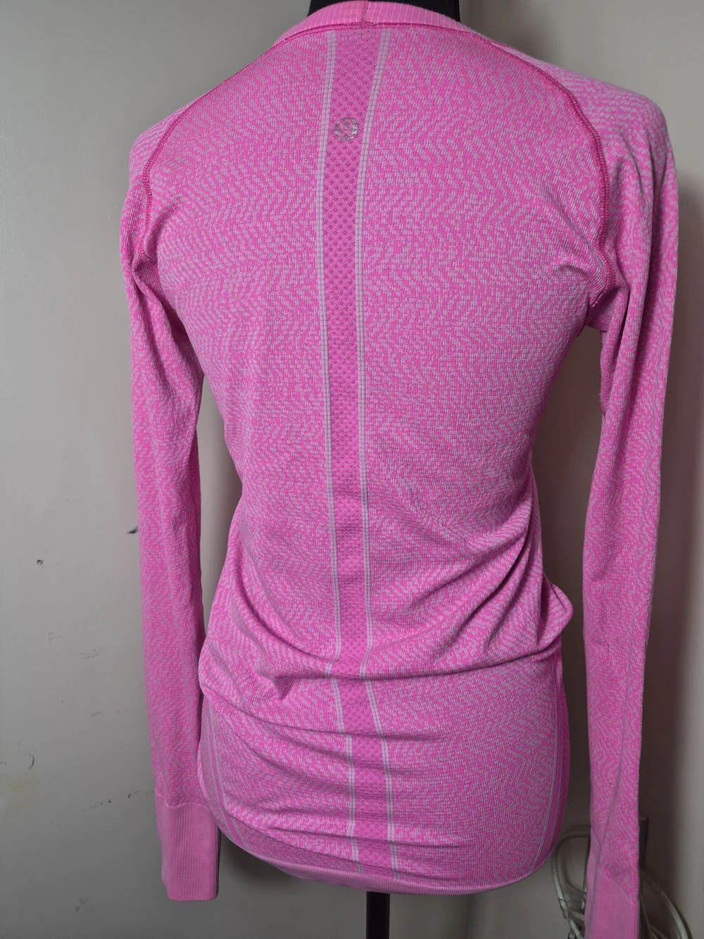 Lululemon Swiftly Tech Long Sleeve Crew Shirt pink Size 6